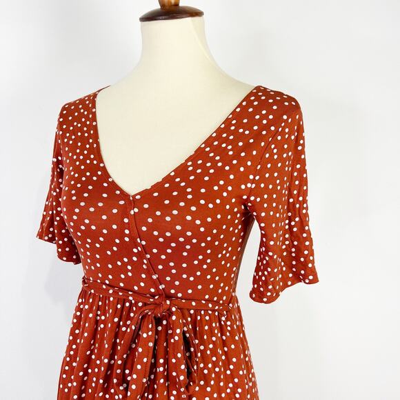 PrettyLittleThing polka dot dress brown and white mini stretch surplice Size 6 - Picture 3 of 8